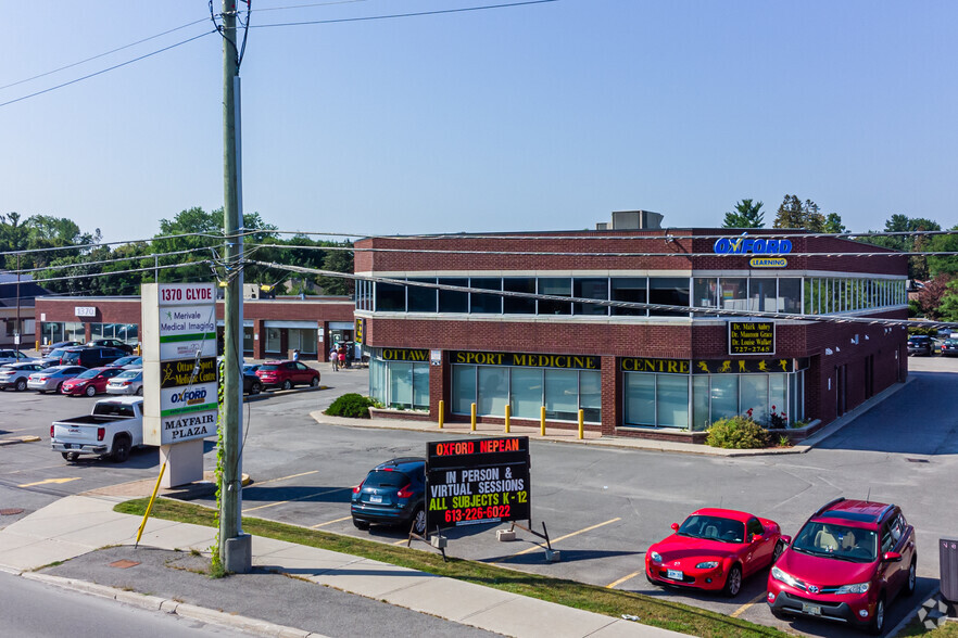 1370 Clyde Ave, Ottawa, ON en alquiler - Foto del edificio - Imagen 2 de 6