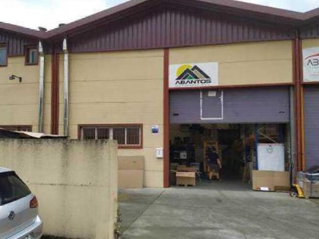 Más detalles de Calle del Polígono, 6, Becerril de la Sierra - Nave en venta