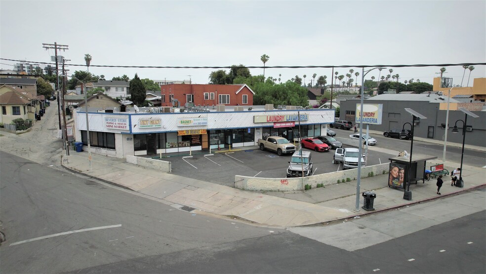 3251-3255 Beverly Blvd, Los Angeles, CA en alquiler - Foto del edificio - Imagen 1 de 5