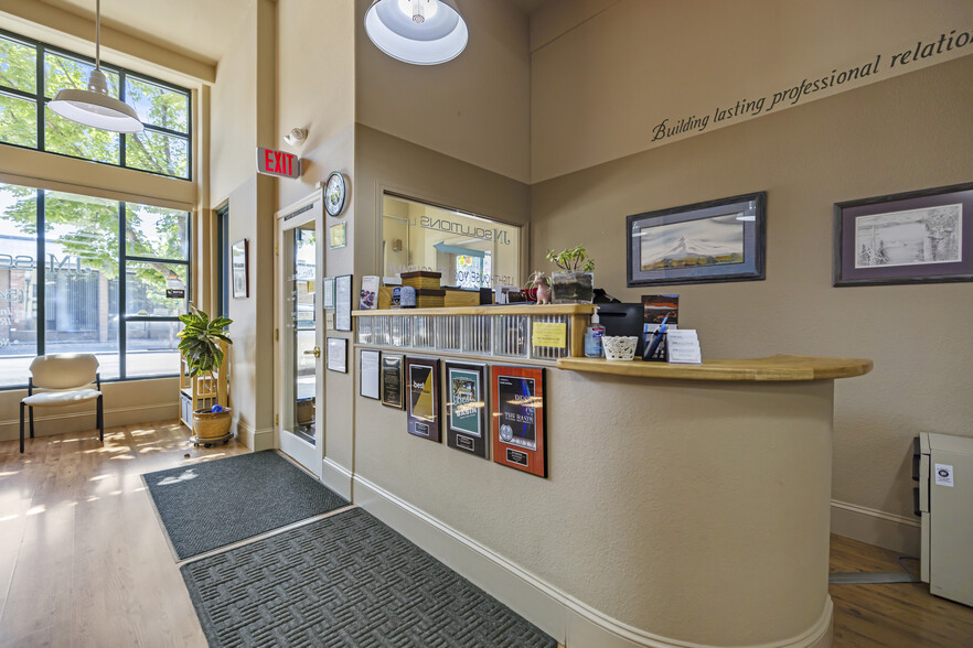 513 Main St, Klamath Falls, OR en venta - Lobby - Imagen 3 de 9