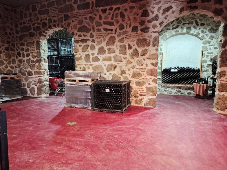 Local en Navaluenga, Ávila en venta - Foto del edificio - Imagen 3 de 13