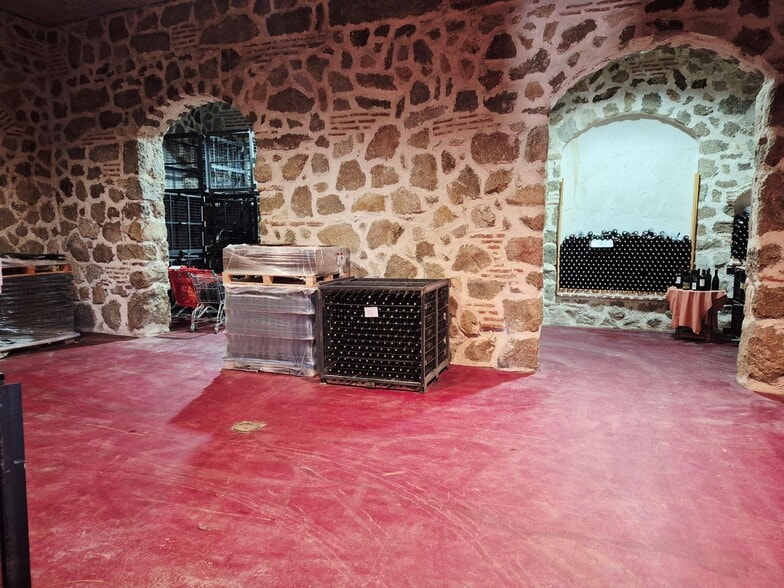 Local en Navaluenga, Ávila en venta - Foto del edificio - Imagen 3 de 13