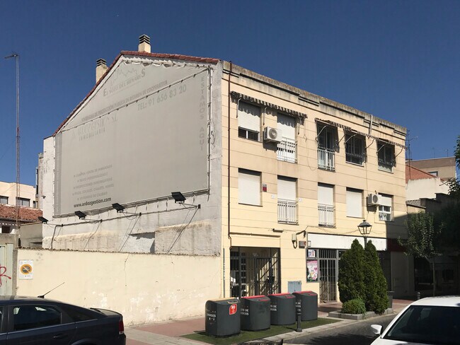 Más detalles de Calle Pesquera, 28, Torrejón de Ardoz - Edificio residencial​ en venta