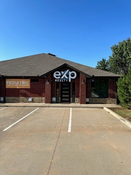 2216 NW 164th, Edmond, OK en alquiler - Foto del edificio - Imagen 2 de 11