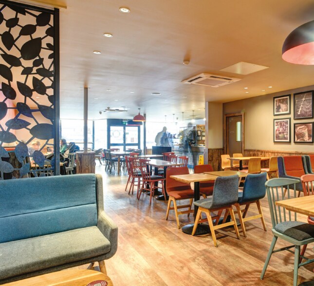 28 High St, Crediton en venta - Foto del interior - Imagen 2 de 2