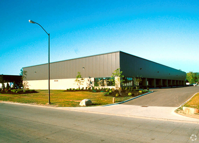 4550 Hinckley Ind Pky, Cleveland, OH en alquiler - Foto principal - Imagen 1 de 3