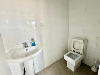 Más detalles de 139 High Street North, Dunstable - Local en venta