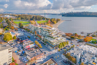 1355 Bellevue Ave, West Vancouver, BC - VISTA AÉREA  vista de mapa - Image1