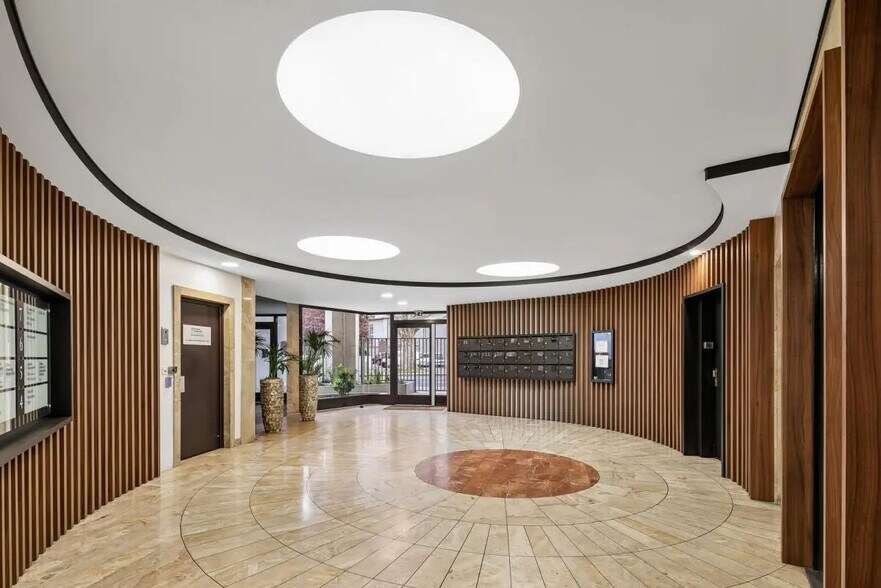 13 Rue Des Emeraudes, Lyon en venta - Vestíbulo - Imagen 3 de 16