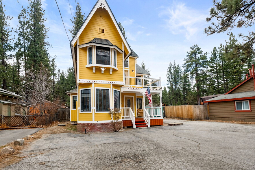 1016 W Big Bear Blvd, Big Bear City, CA en venta - Foto del edificio - Imagen 3 de 48