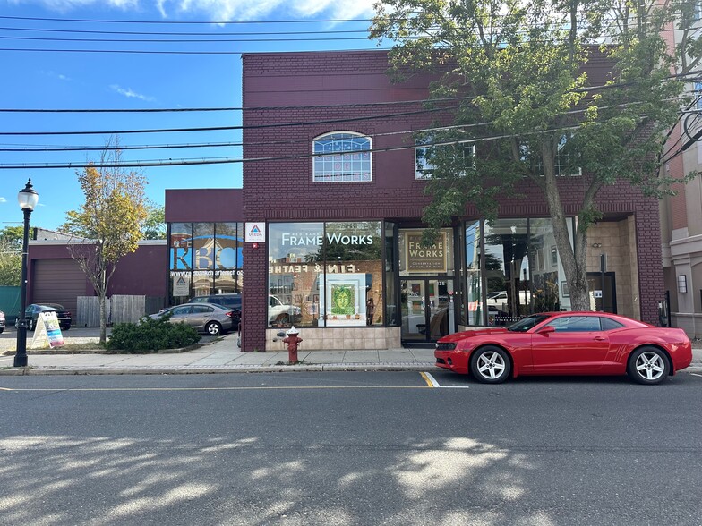 133-135-137 Monmouth Street, Red Bank, NJ en venta - Foto del edificio - Imagen 1 de 13