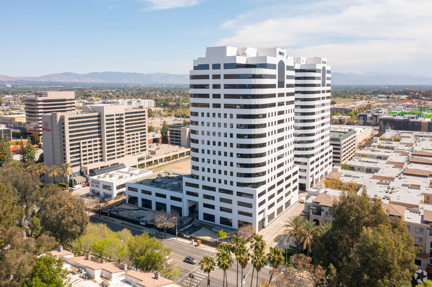 6300 Canoga Ave, Woodland Hills, CA en alquiler - Foto del edificio - Imagen 2 de 14