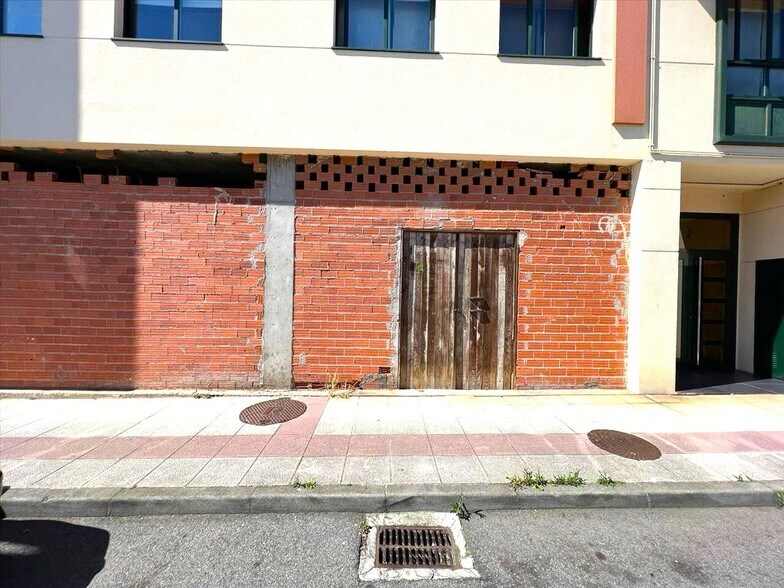 Local en Narón en venta - Foto del edificio - Imagen 3 de 17