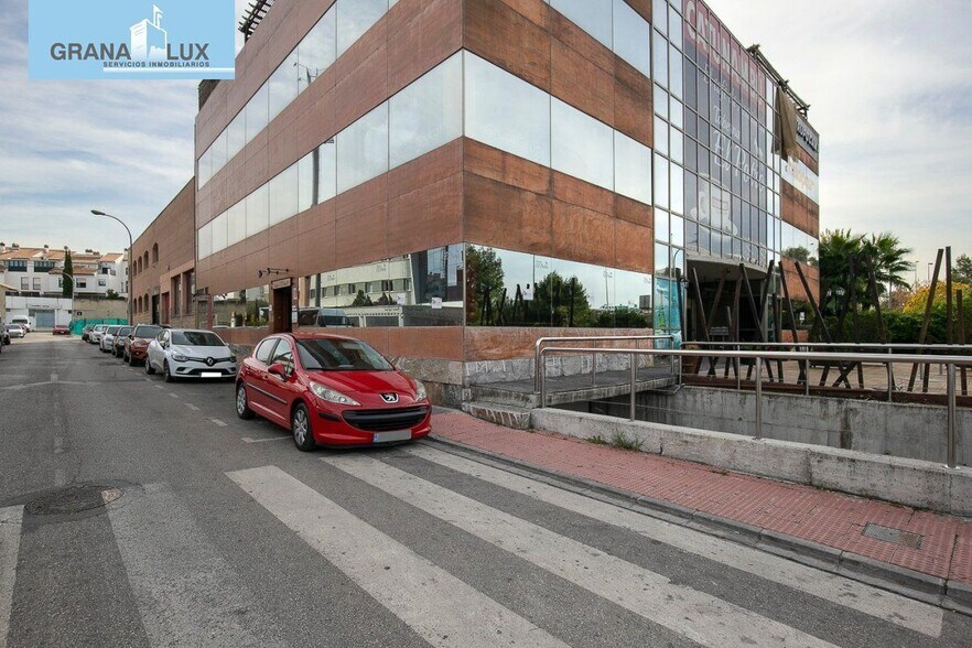 Oficina en Granada en venta - Foto del edificio - Imagen 1 de 36