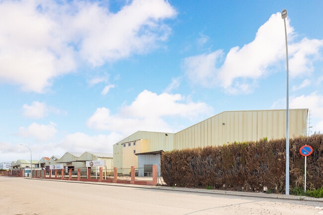 Más detalles de Carrer Empordà, 2, Santa Perpètua de Mogoda - Nave en alquiler