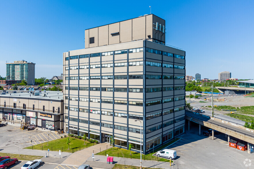 250 City Centre Ave, Ottawa, ON en alquiler - Foto del edificio - Imagen 3 de 15