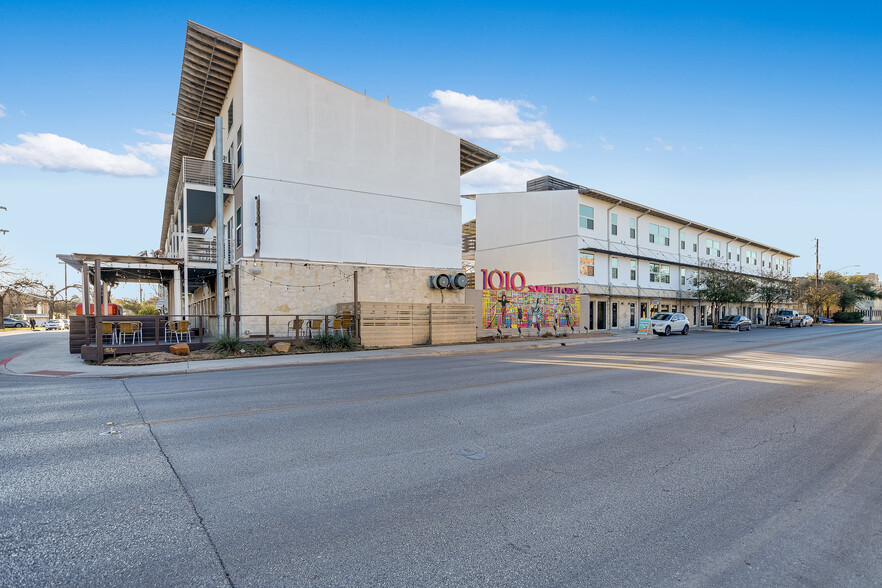 1010 S Flores St, San Antonio, TX en alquiler - Foto del edificio - Imagen 1 de 18