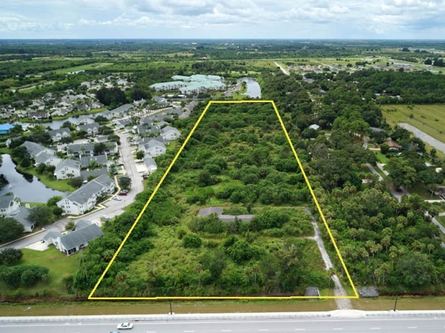 7055 20th St, Vero Beach, FL en venta - Foto principal - Imagen 1 de 2