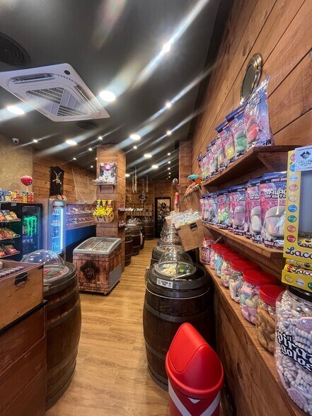 Local en Cáceres en alquiler - Foto del edificio - Imagen 2 de 10