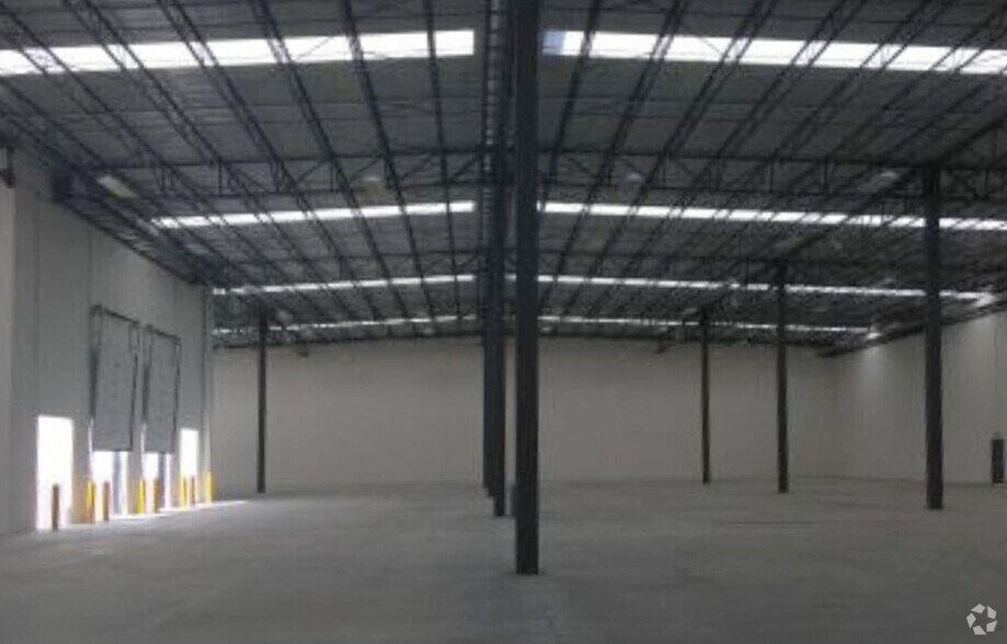 Calle Silicio, 34, Torrejón de Ardoz, Madrid en venta - Foto del edificio - Imagen 3 de 4