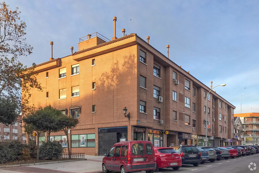 Avenida Francisco Javier Sauquillo, 29, Fuenlabrada, Madrid en venta - Foto del edificio - Imagen 2 de 2