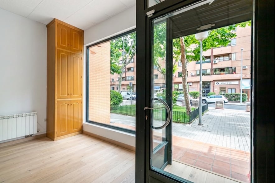Calle de la Mosquilona, 78, Colmenar Viejo, Madrid en alquiler - Foto del edificio - Imagen 3 de 23