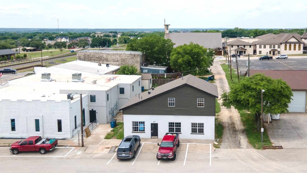 213 Mesquite, Aledo, TX en alquiler - Foto del edificio - Imagen 2 de 2