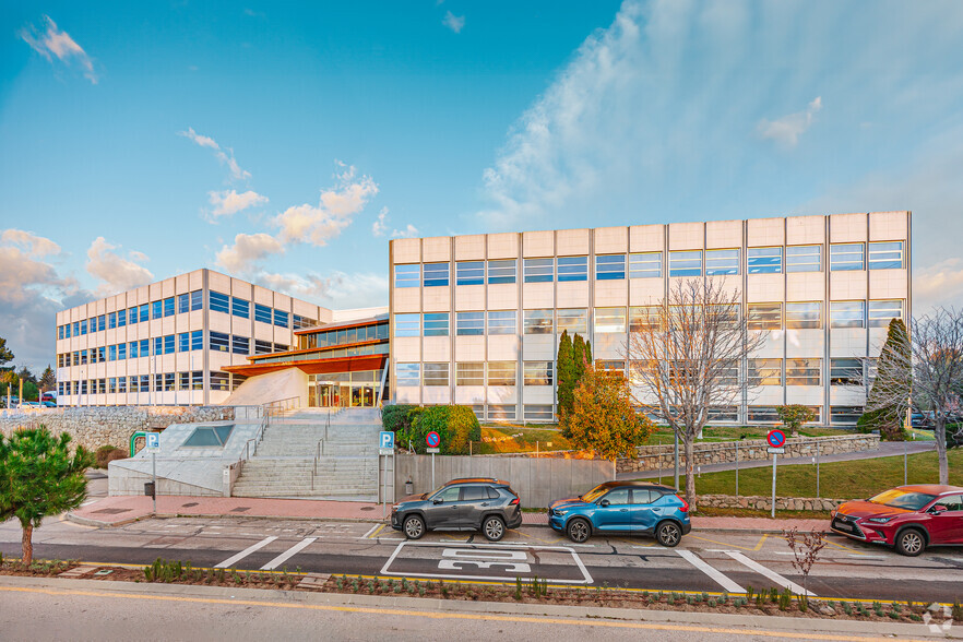 Calle Caléndula, 13, Alcobendas, Madrid en alquiler - Foto del edificio - Imagen 2 de 23