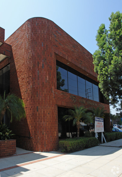 1023 N Hollywood Way, Burbank, CA en alquiler - Foto del edificio - Imagen 3 de 47