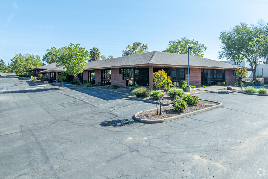 7803 Madison Ave, Citrus Heights, CA en alquiler - Foto del edificio - Imagen 1 de 16