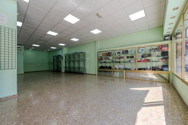 Más detalles de Mina, 2, Dos Hermanas - Local en venta