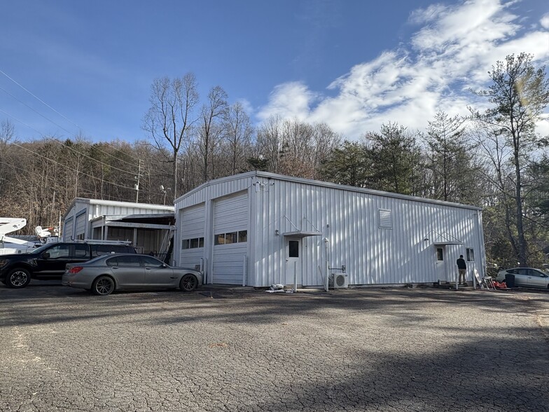 329 Gashes Creek Rd, Asheville, NC en venta - Foto del edificio - Imagen 1 de 40