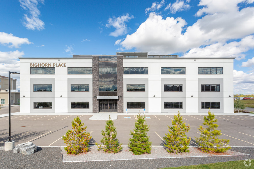 106 Southbank Rd, Okotoks, AB en alquiler - Foto del edificio - Imagen 3 de 10