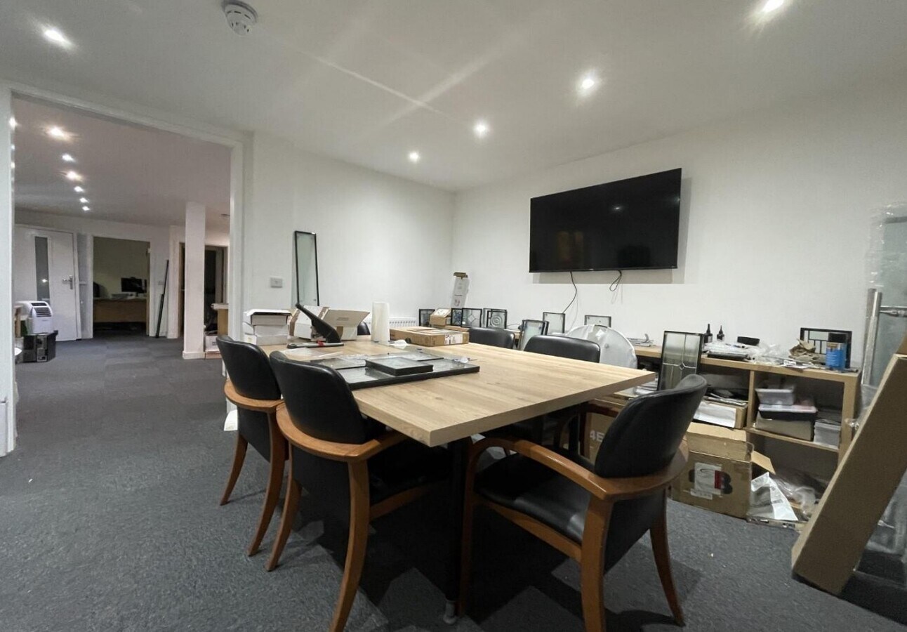 Hall Ave, Ashford, KEN TN24 0YY - Unidad 1 -  - Foto del interior - Image 2 of 2