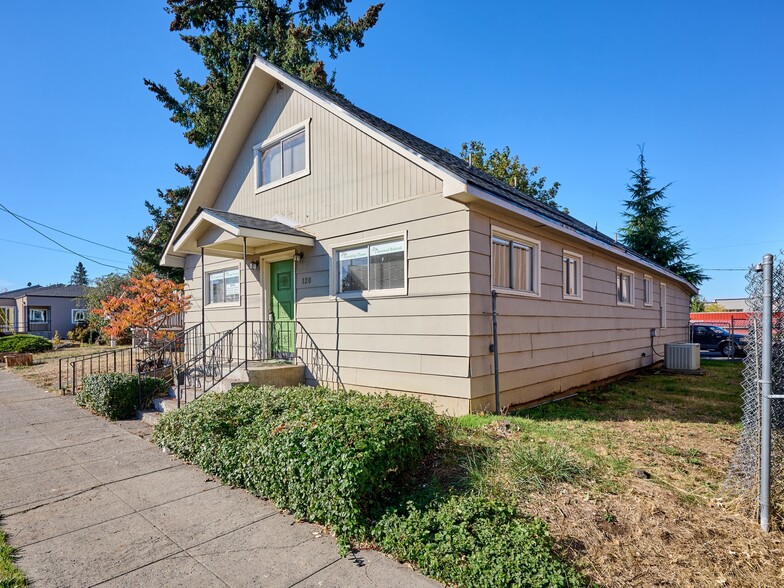 122 Engle Ave, Molalla, OR en venta - Foto del edificio - Imagen 3 de 41