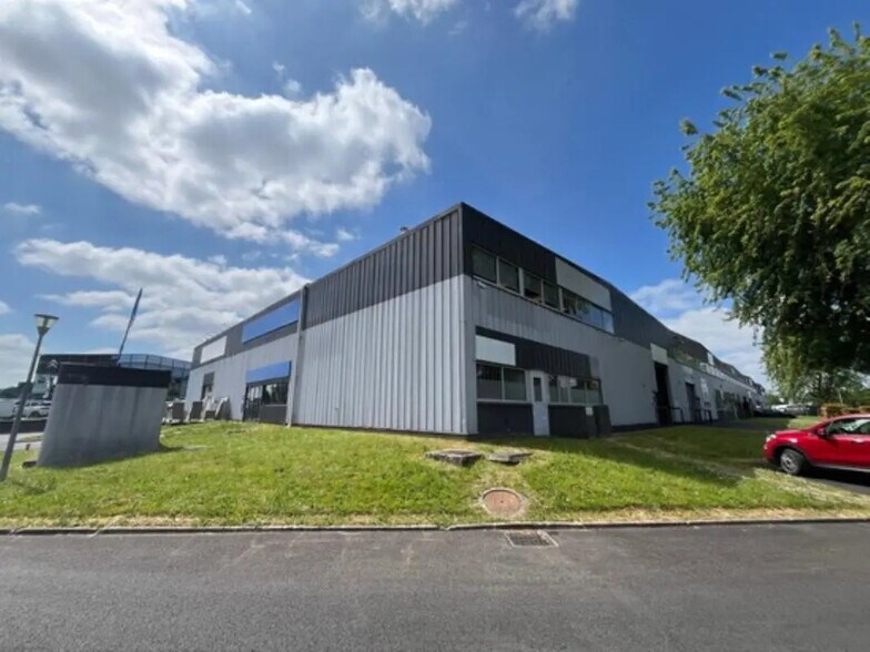 16-34 Rue Du Buisson Aux Fraises, Massy en alquiler - Foto del edificio - Imagen 2 de 20