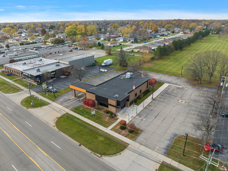 28455 Schoenherr Rd, Warren, MI en alquiler - Foto del edificio - Imagen 2 de 6