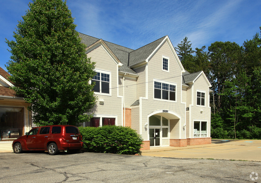 26091 Broadway Ave, Oakwood Village, OH en venta - Foto del edificio - Imagen 3 de 5