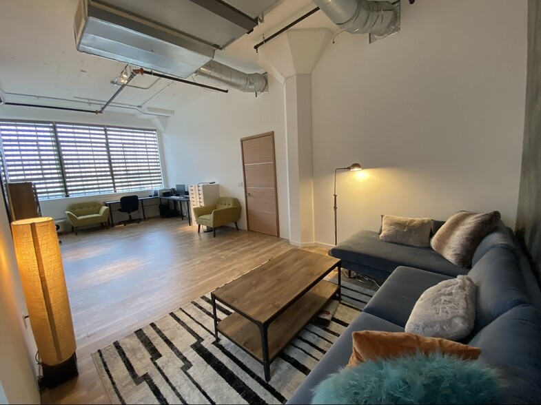 405 Towne Ave, Los Angeles, CA en venta - Foto del interior - Imagen 2 de 43