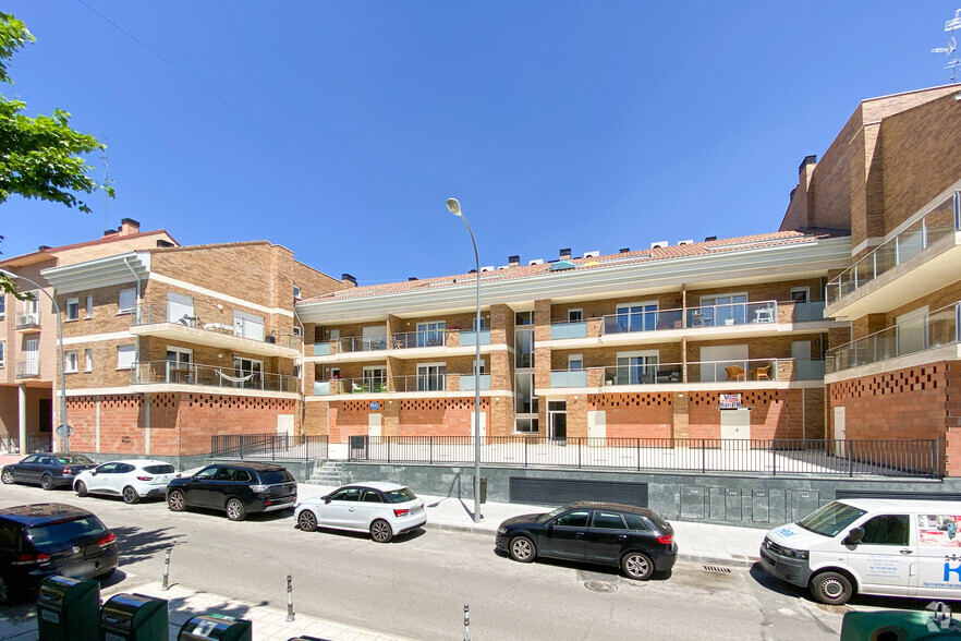 Calle Julián Berrendero, 14, San Agustín del Guadalix, Madrid en venta - Foto principal - Imagen 1 de 3