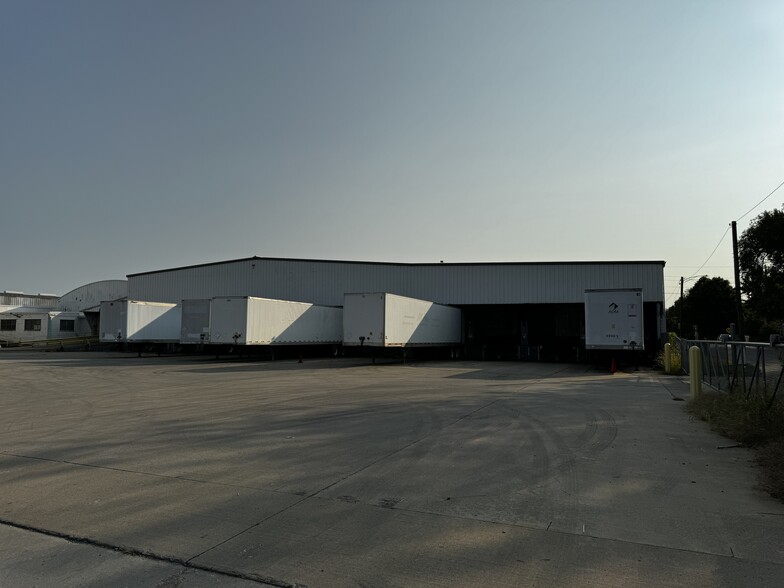 Logan Industrial Park cartera de 3 inmuebles en venta en LoopNet.es - Foto del edificio - Imagen 1 de 43