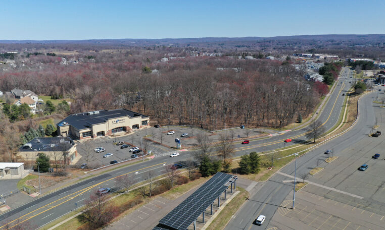 233 Buckland Hills Dr, Manchester, CT en alquiler - Foto del edificio - Imagen 3 de 5