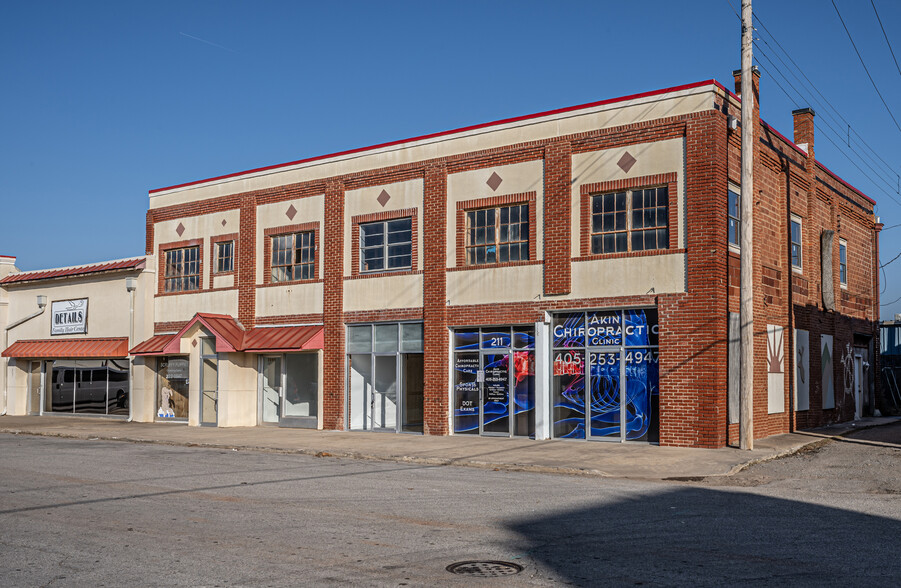 209 S 5th St, Chickasha, OK en alquiler - Foto del edificio - Imagen 1 de 23