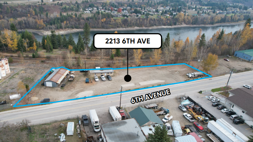 2213 6th Av, Castlegar, BC en venta - Plano del sitio - Imagen 1 de 3