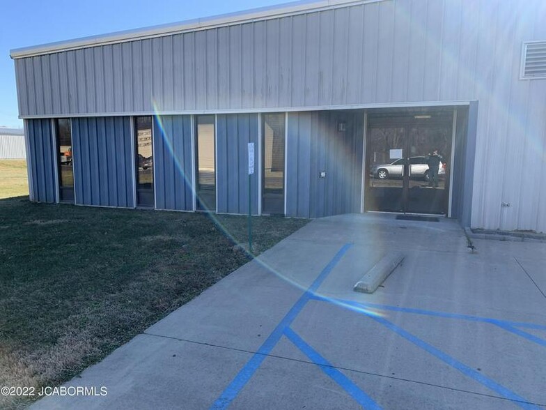 110 W Industrial Rd, Fulton, MO en alquiler - Foto principal - Imagen 1 de 3