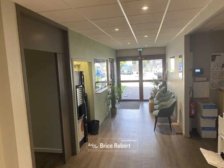 Oficina en L'Isle-d'Abeau en venta - Foto del edificio - Imagen 3 de 11