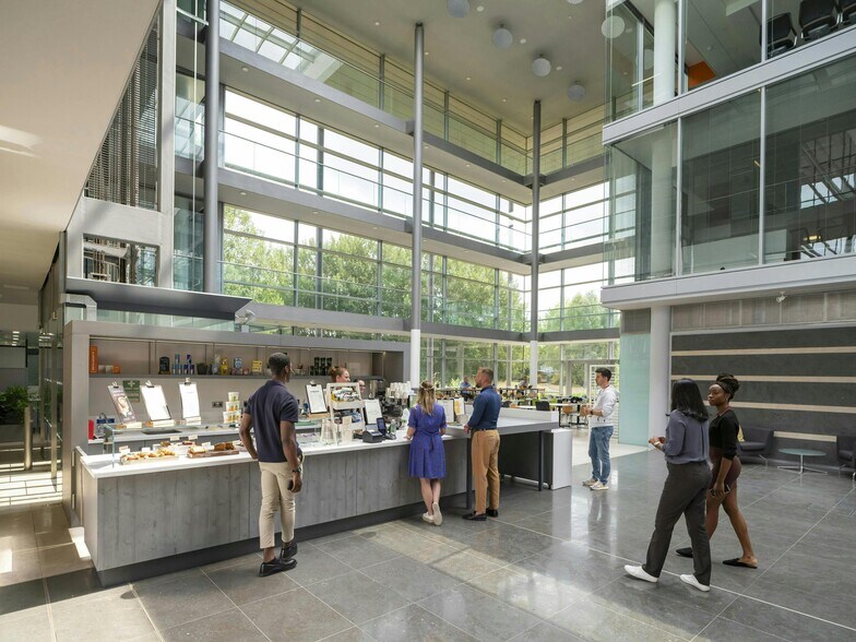 100 Longwater Ave, Reading en alquiler - Foto del edificio - Imagen 2 de 23