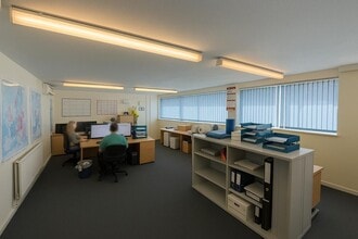 12-13 Bridgewater Clos, Swindon en alquiler Foto del interior- Imagen 2 de 2