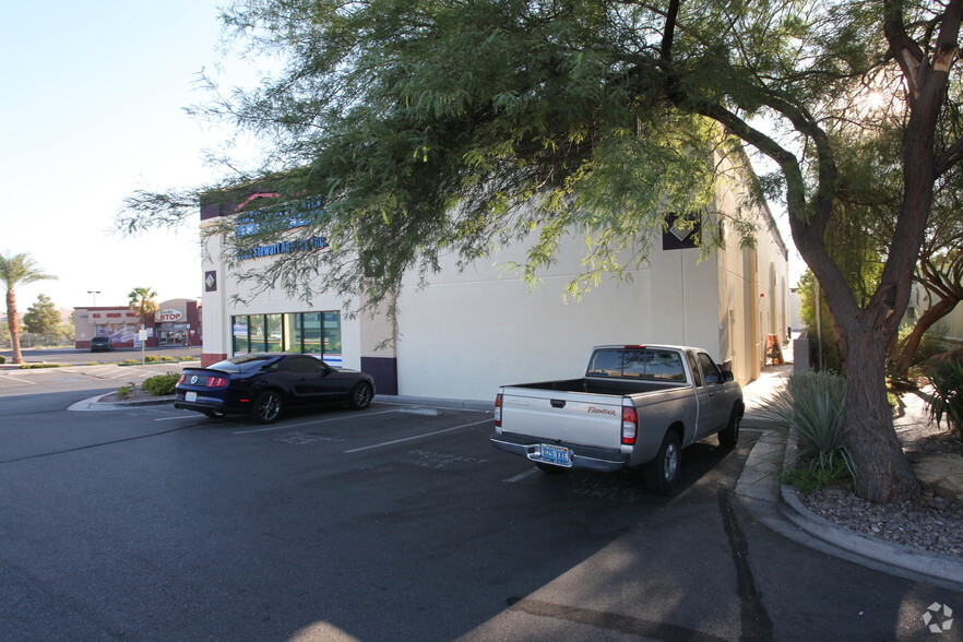 8846 S Eastern Ave, Las Vegas, NV en venta - Foto del edificio - Imagen 2 de 6