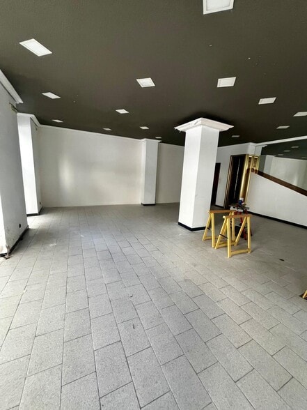 Local en Córdoba, Córdoba en alquiler - Foto del edificio - Imagen 3 de 6